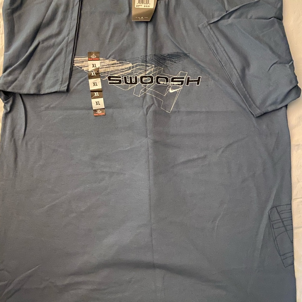 gray T-shirt